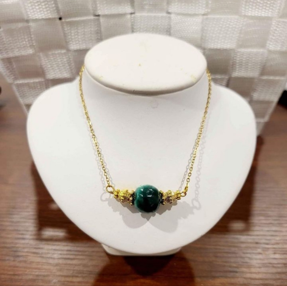 Malachite gemstone necklace